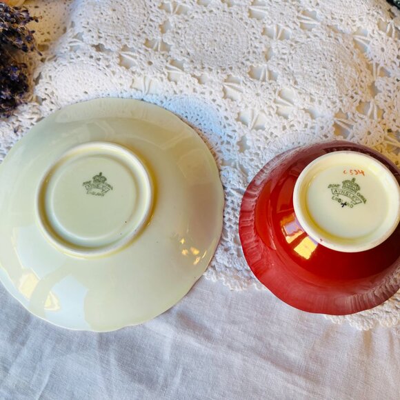 Vintage Red Aysnley Teacup and Saucer with Gold Inlay and Floral Centerpiece - Picture 10 of 10